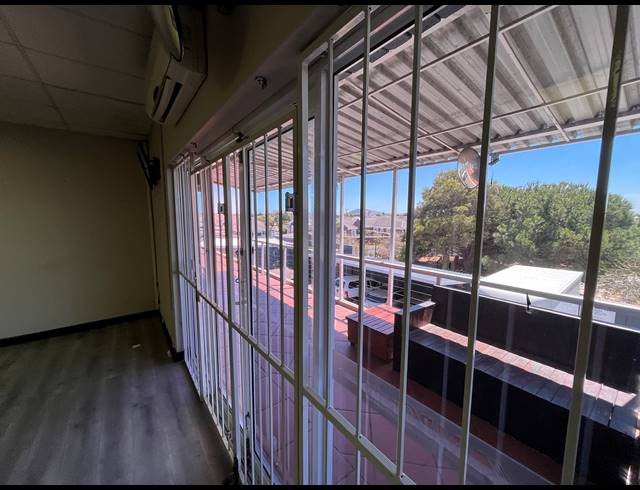 200M² OFFICE TO LET IN PARKLANDS